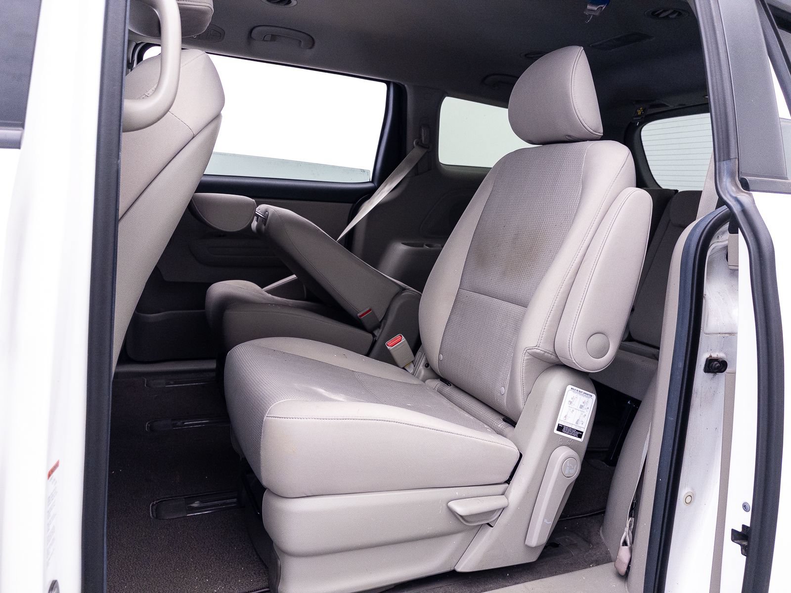 Used 2019 Kia Sedona LX FWD image 31