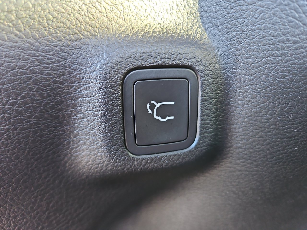 New 2026 Jeep Compass Latitude w/ Sun and Sound Group AWD/4WD image 12