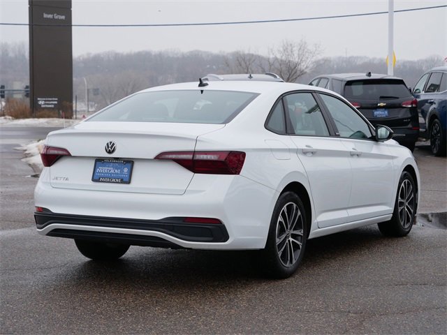 Certified 2024 Volkswagen Jetta Sport image 7