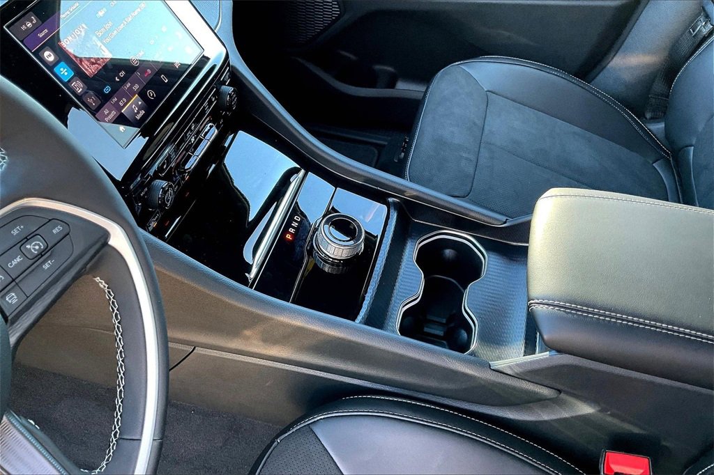 New 2025 Jeep Grand Cherokee L Altitude image 8