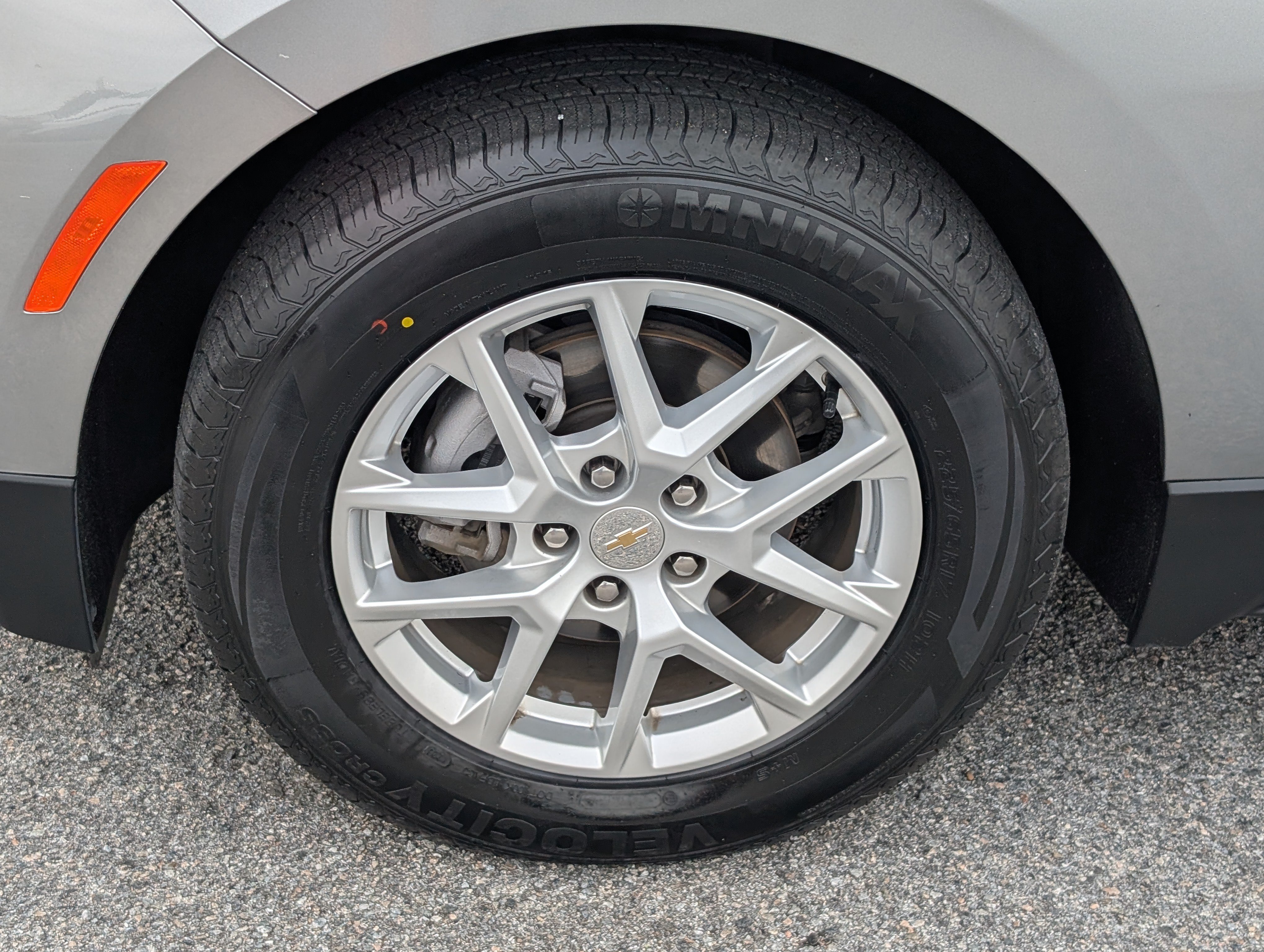 Used 2024 Chevrolet Equinox LT FWD image 13