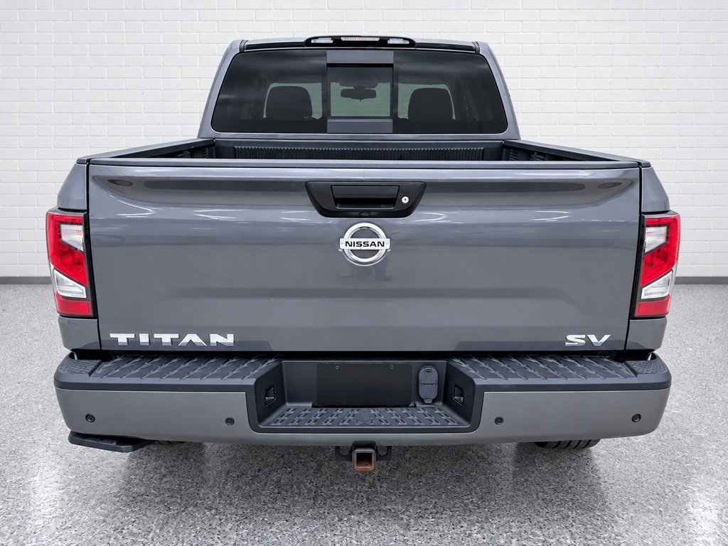 Used 2020 Nissan Titan SV w/ SV Convenience Package RWD image 3