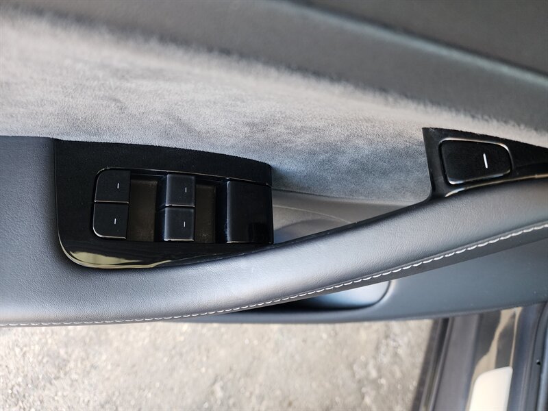 Used 2018 Tesla Model 3 Long Range RWD image 18