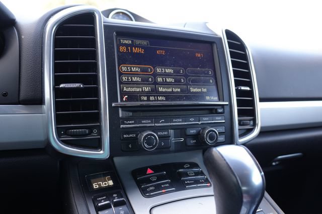 Used 2014 Porsche Cayenne GTS AWD/4WD image 17