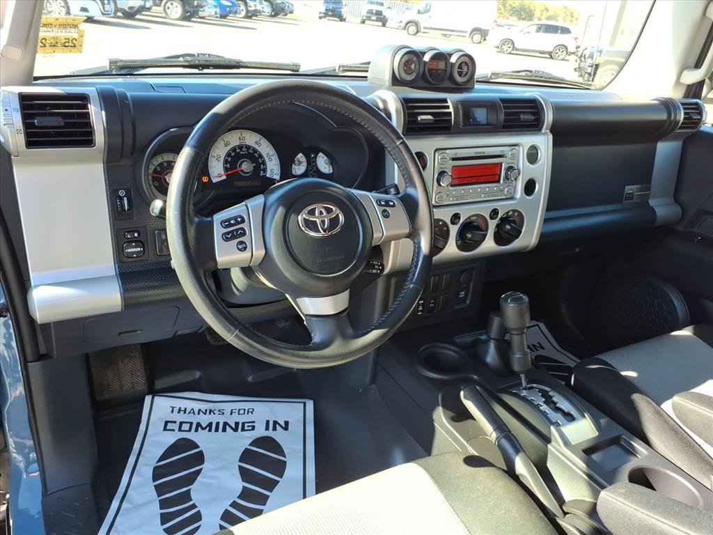 Used 2014 Toyota FJ Cruiser 4WD image 10