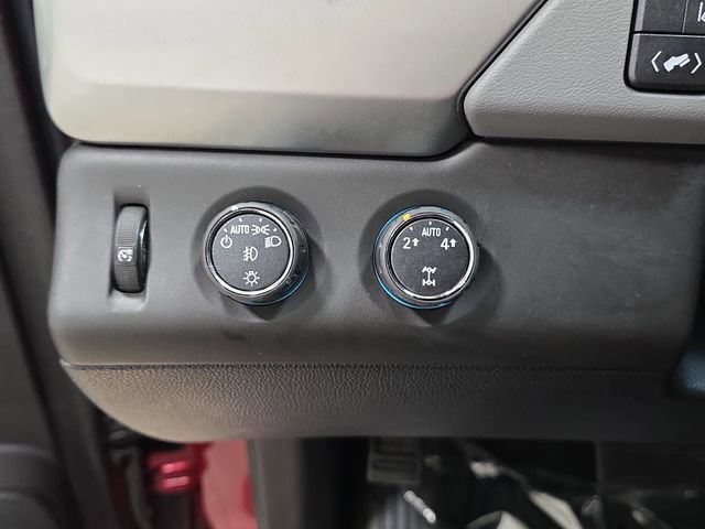 Used 2015 Chevrolet Suburban LT AWD/4WD image 24