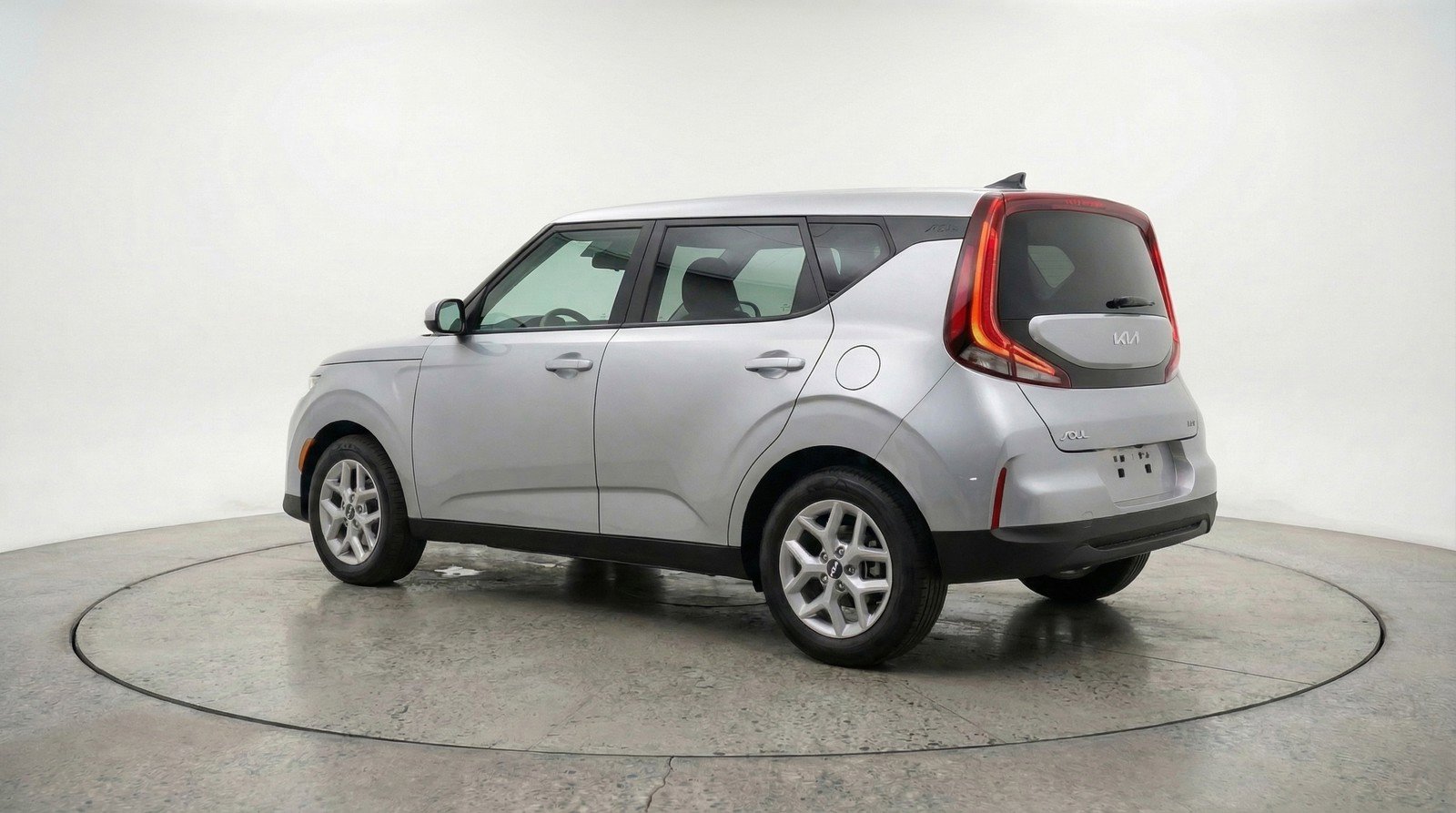 Used 2025 Kia Soul LX w/ LX Technology Package FWD image 5