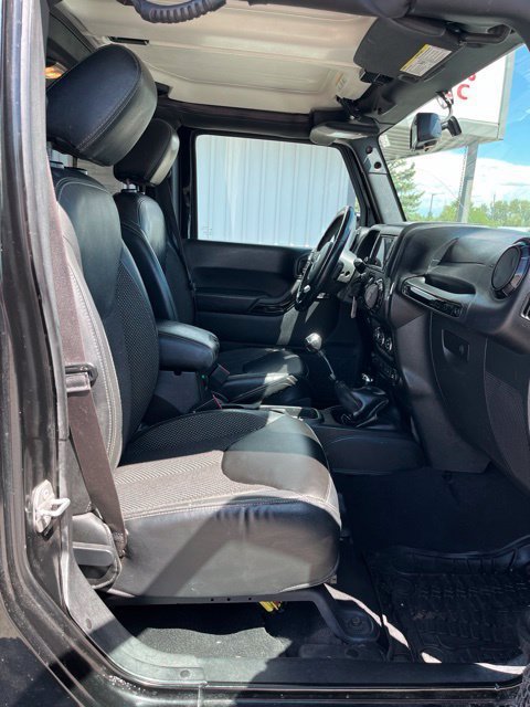 Used 2016 Jeep Wrangler Unlimited Sahara AWD/4WD image 35