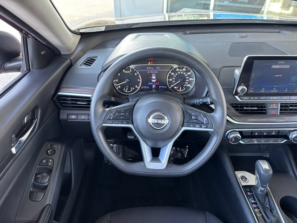 Used 2025 Nissan Altima 2.5 SV FWD image 10