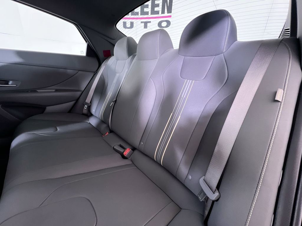 Used 2025 Hyundai Elantra Sport FWD image 24