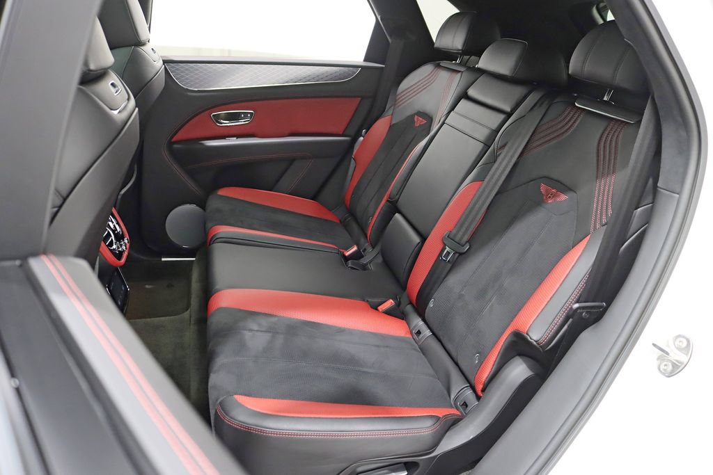 Used 2023 Bentley Bentayga AWD/4WD image 29