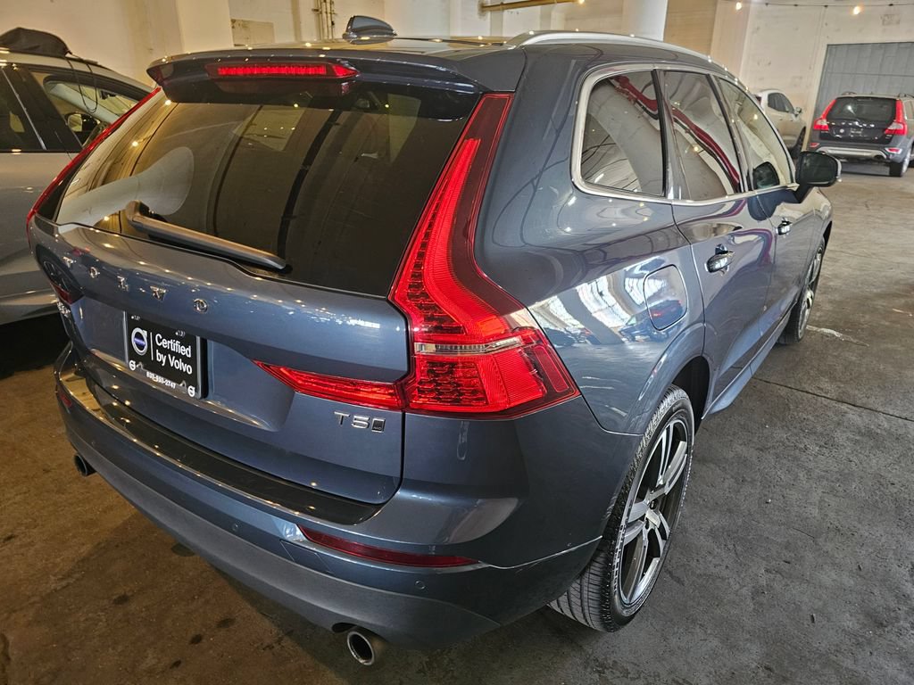 Used 2021 Volvo XC60 T5 Momentum w/ Premium Package AWD/4WD image 4