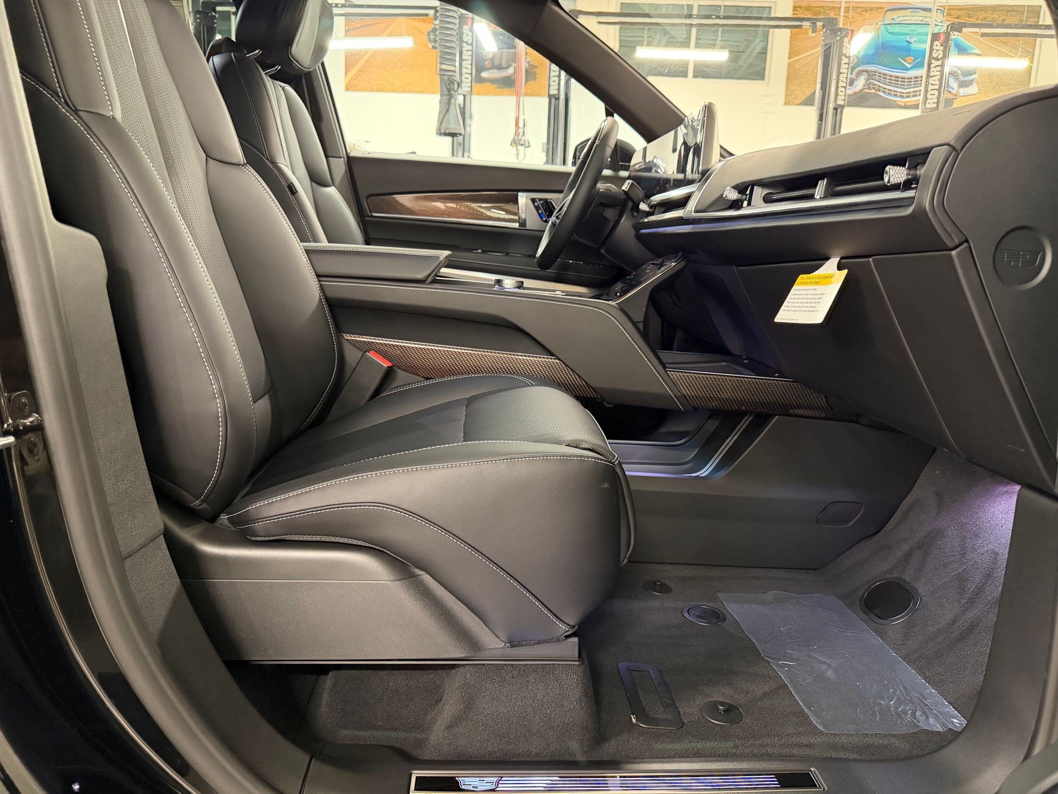 New 2027 Cadillac Vistiq Luxury AWD/4WD image 24