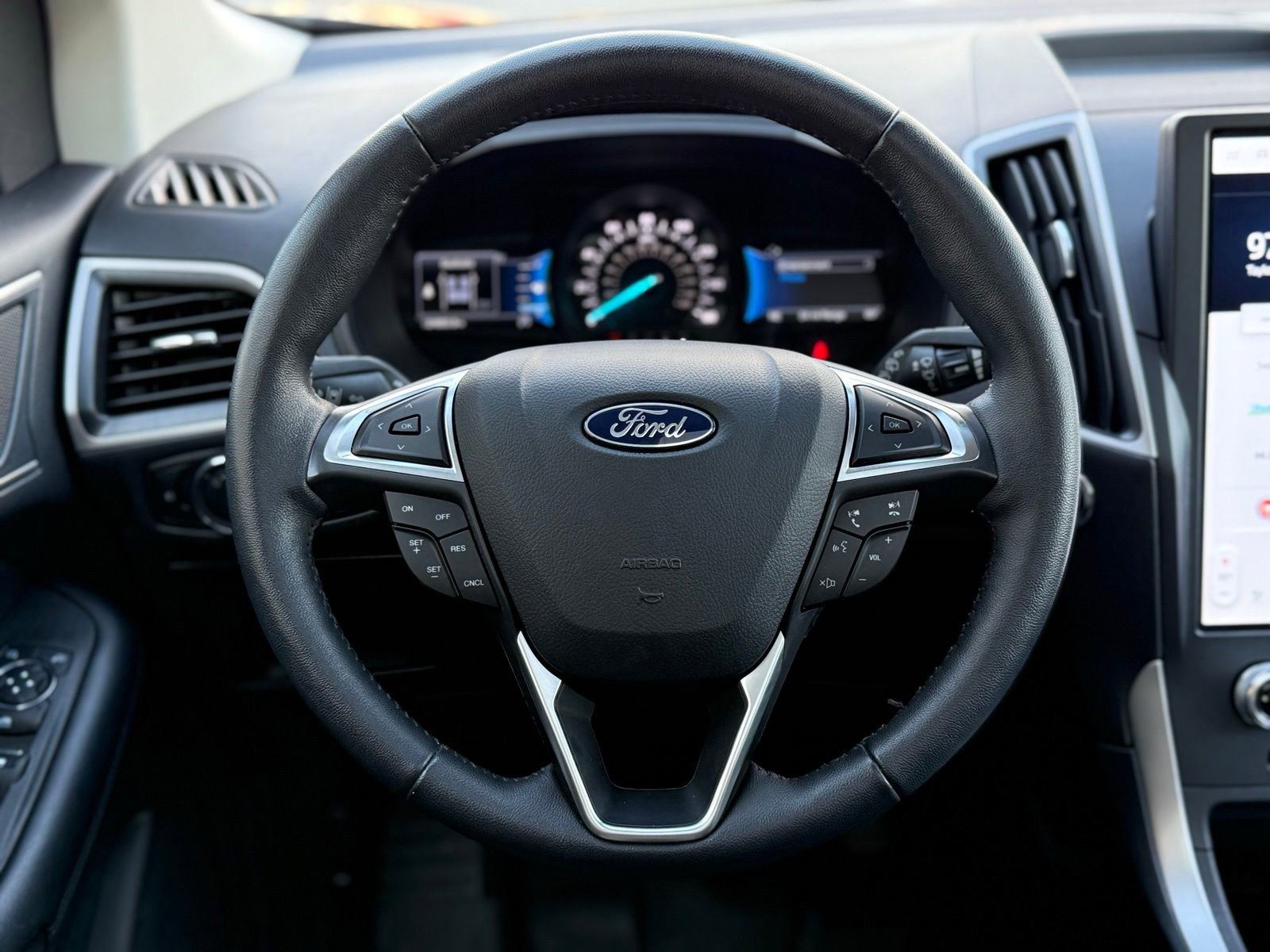 Used 2024 Ford Edge SEL w/ Convenience Package image 22