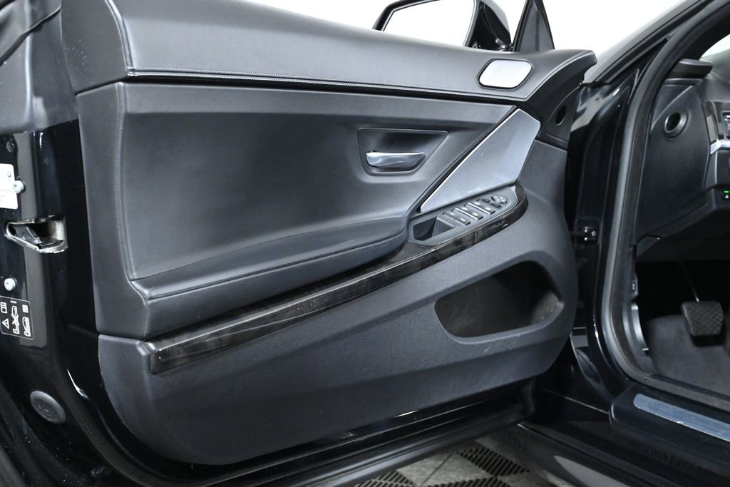 Used 2017 BMW 650i xDrive Convertible image 32