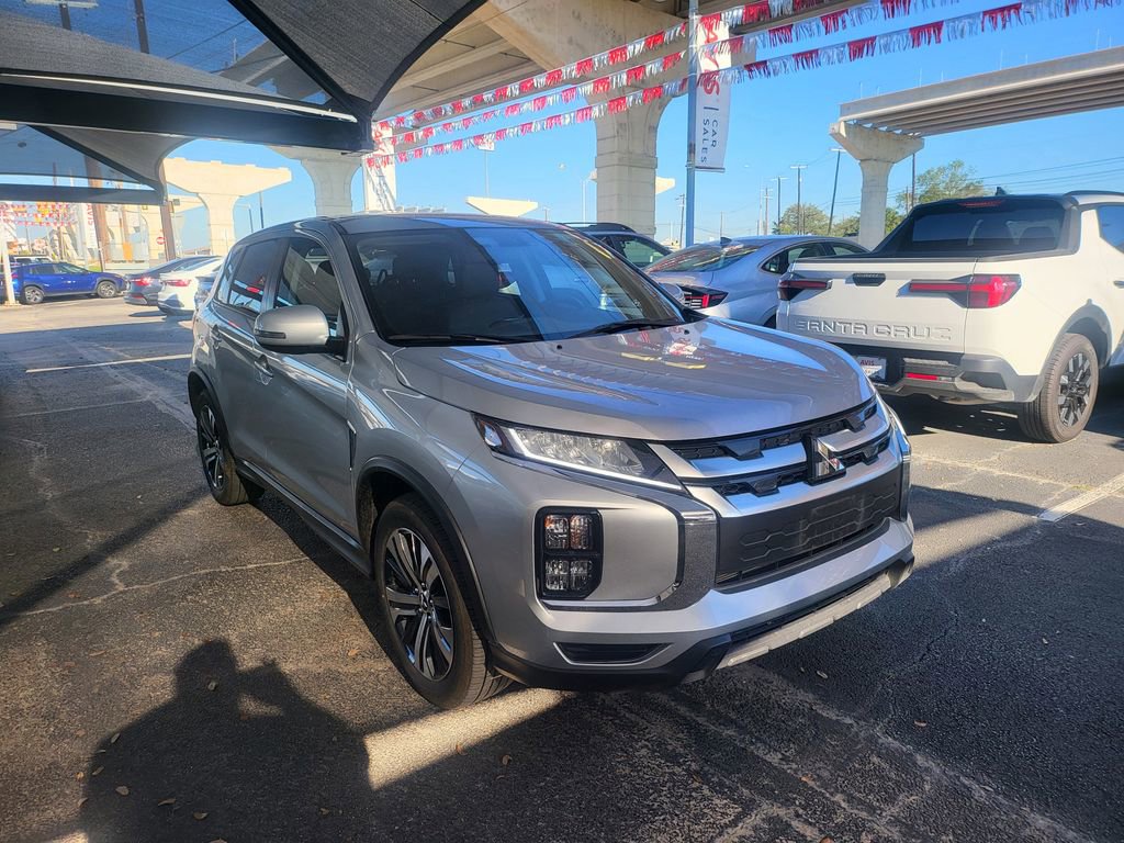 Used 2025 Mitsubishi Outlander Sport SE AWD/4WD image 2