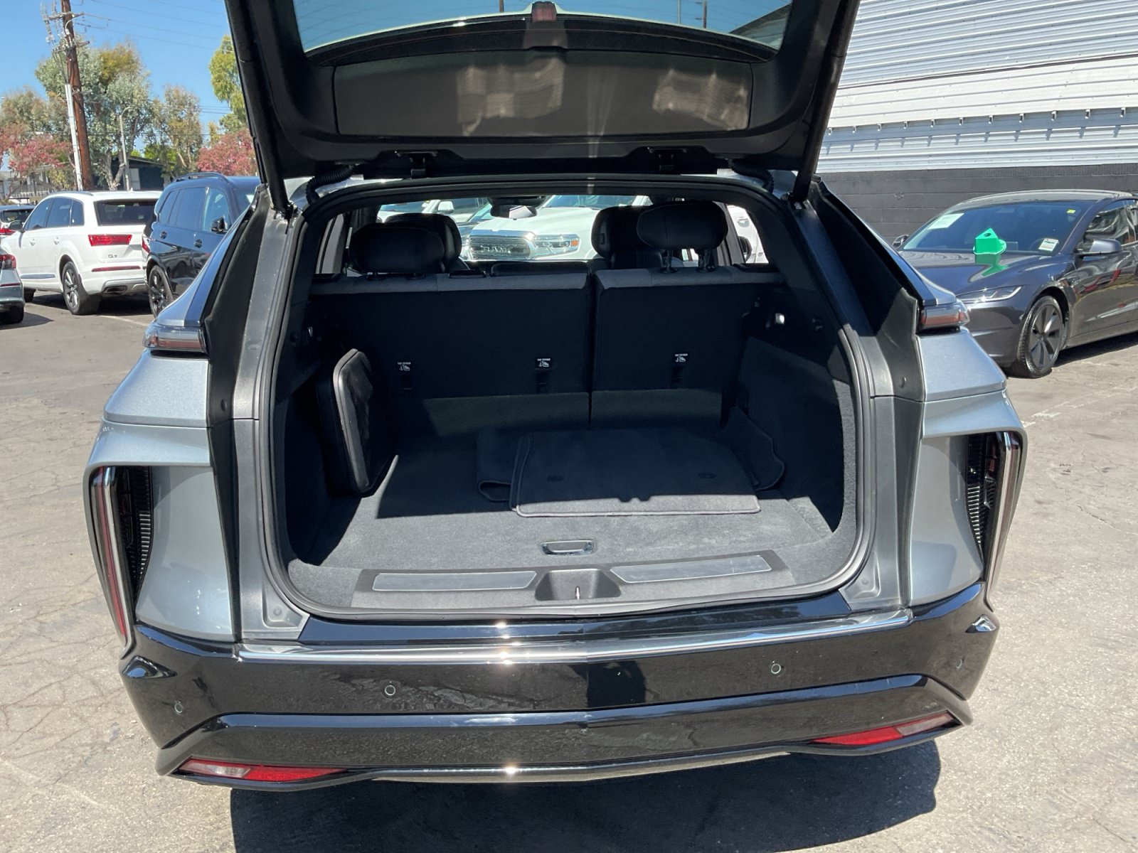 Used 2024 Cadillac Lyriq Tech RWD image 25