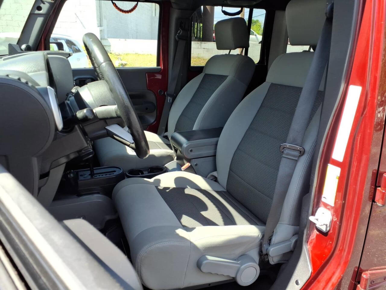 Used 2010 Jeep Wrangler Unlimited Sahara w/ Dual Top Group AWD/4WD image 14