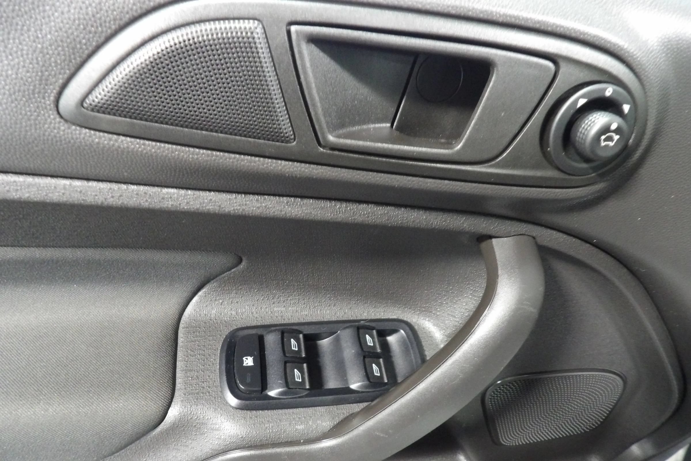 Used 2019 Ford Fiesta SE w/ Equipment Group 201A FWD image 8