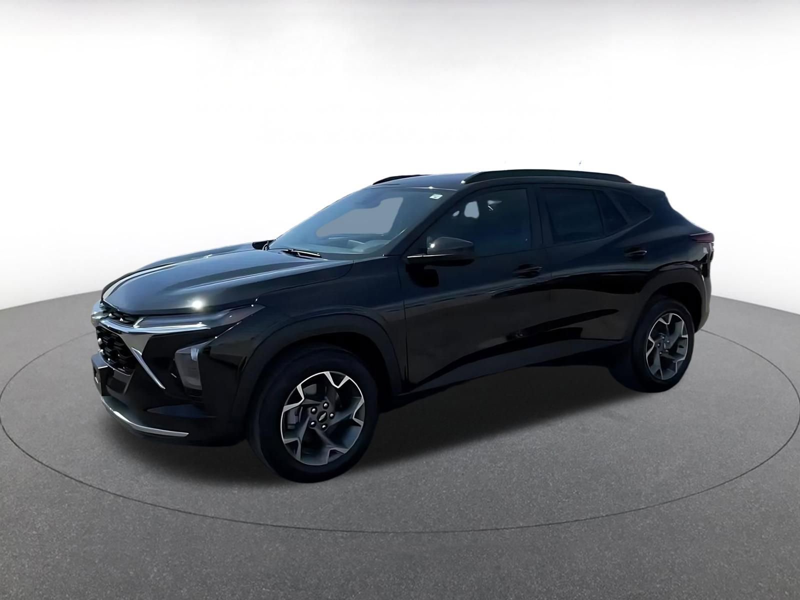 Used 2025 Chevrolet Trax LT FWD image 8