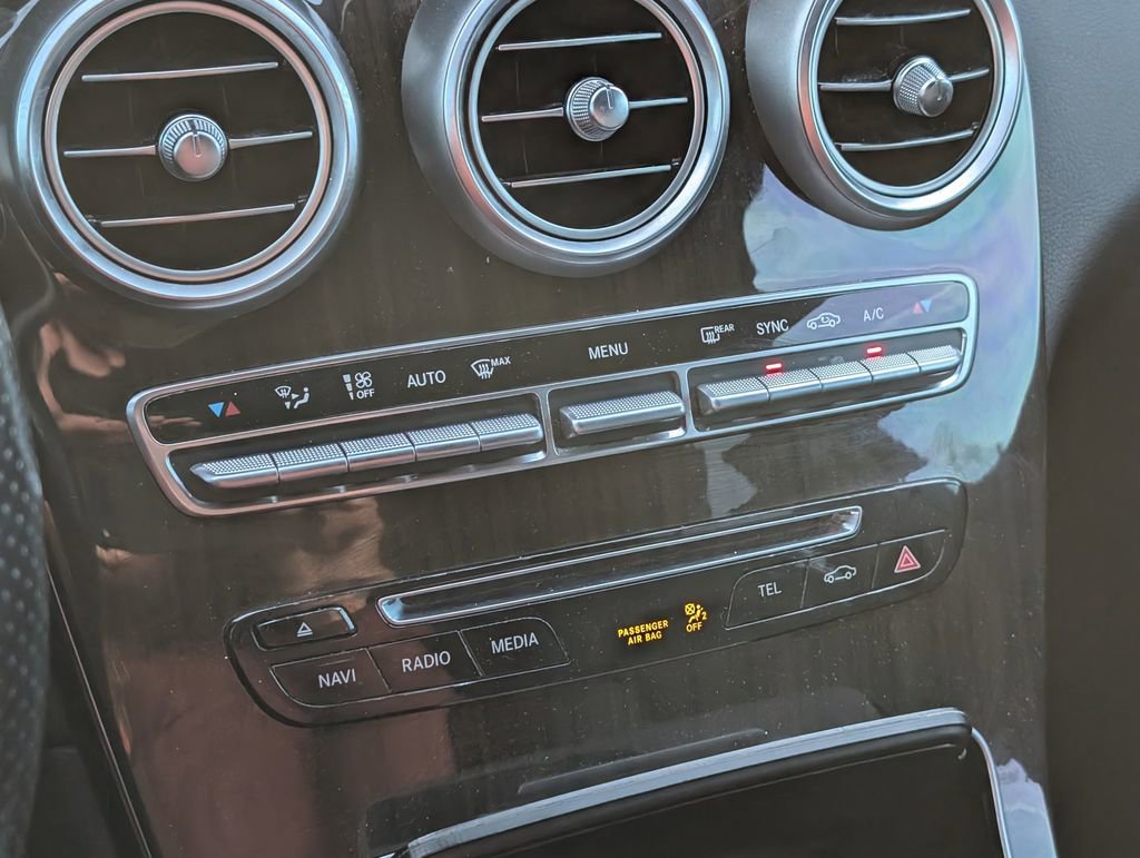 Used 2017 Mercedes-Benz GLC 300 4MATIC image 16