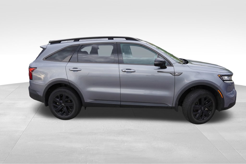 Certified 2023 Kia Sorento S AWD/4WD image 2