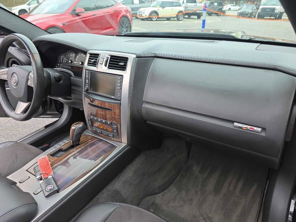 Used 2008 Cadillac XLR V image 24
