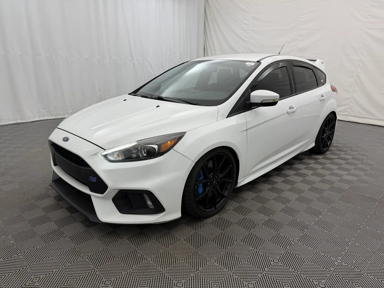 Used 2017 Ford Focus RS AWD/4WD image 2