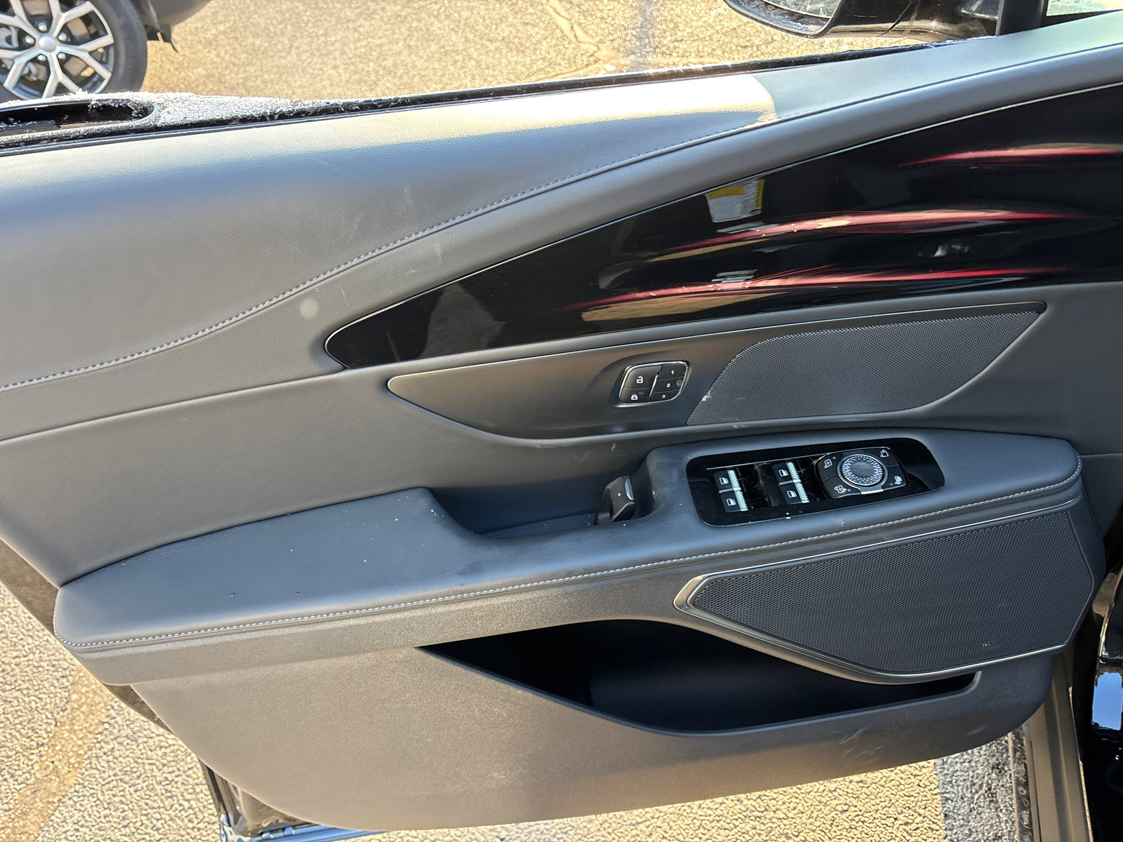 New 2026 Lincoln Nautilus Premier AWD/4WD image 11