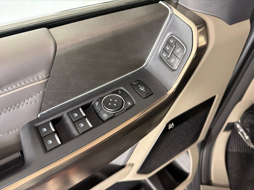 New 2026 Ford F350 Platinum w/ Platinum Plus Package AWD/4WD image 19