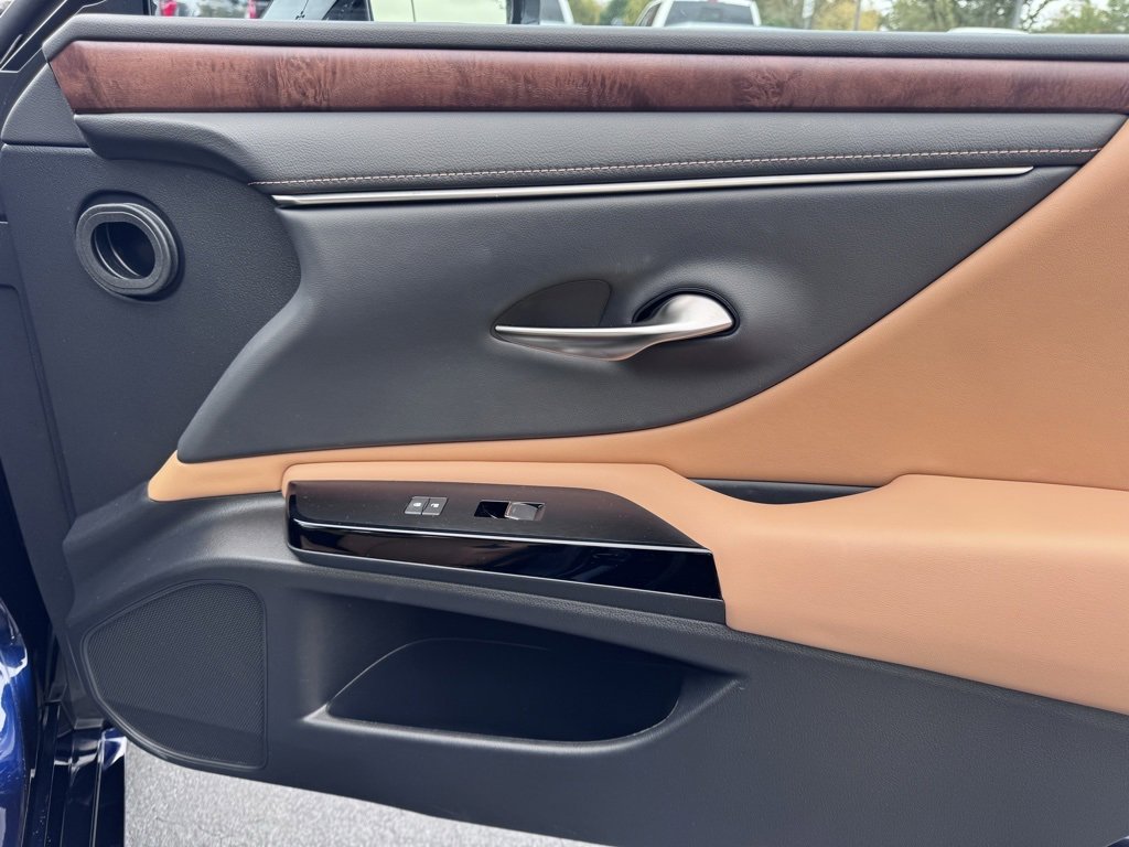 Used 2022 Lexus ES 350 w/ Premium Package image 26