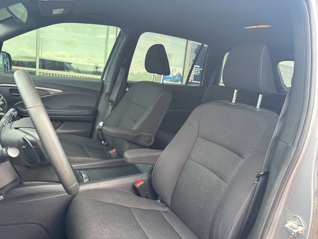 Used 2021 Honda Passport Sport image 11