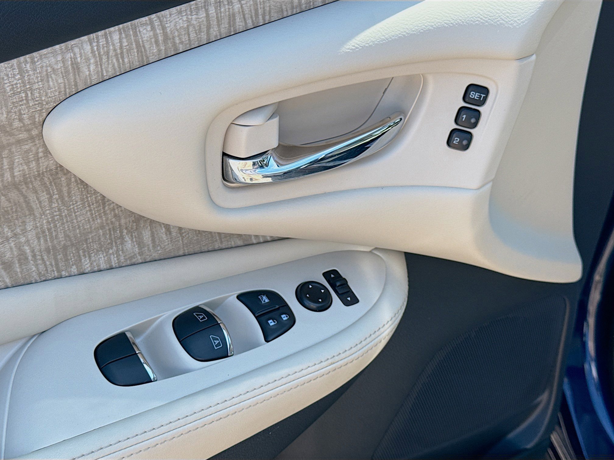 Used 2023 Nissan Murano SL w/ Cargo Package FWD image 22