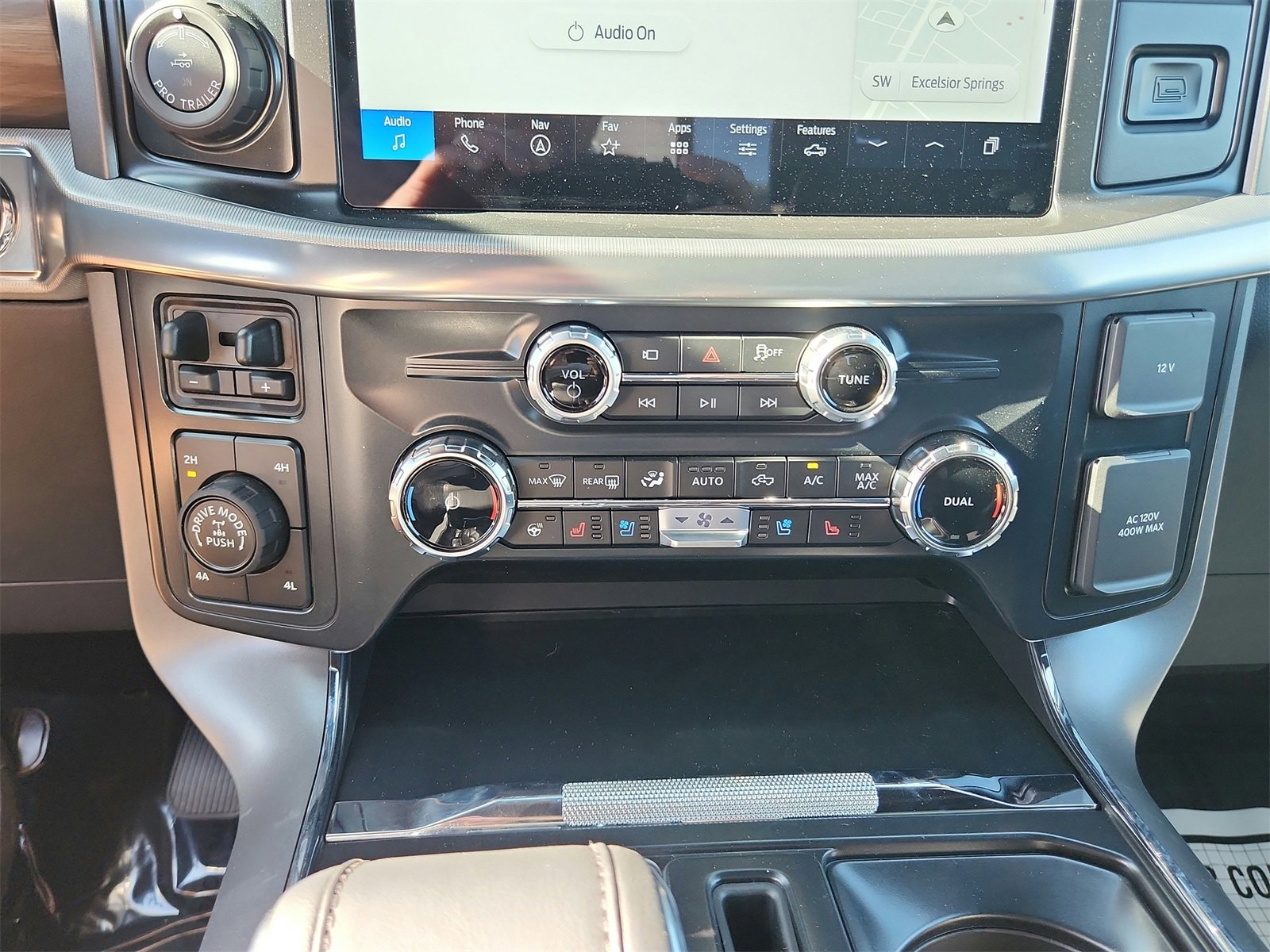 New 2025 Ford F150 Lariat w/ Equipment Group 501A Mid image 19