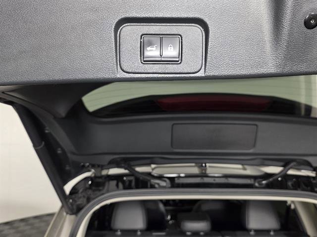 Used 2024 Nissan Rogue Platinum w/ Platinum Premium Package AWD/4WD image 24