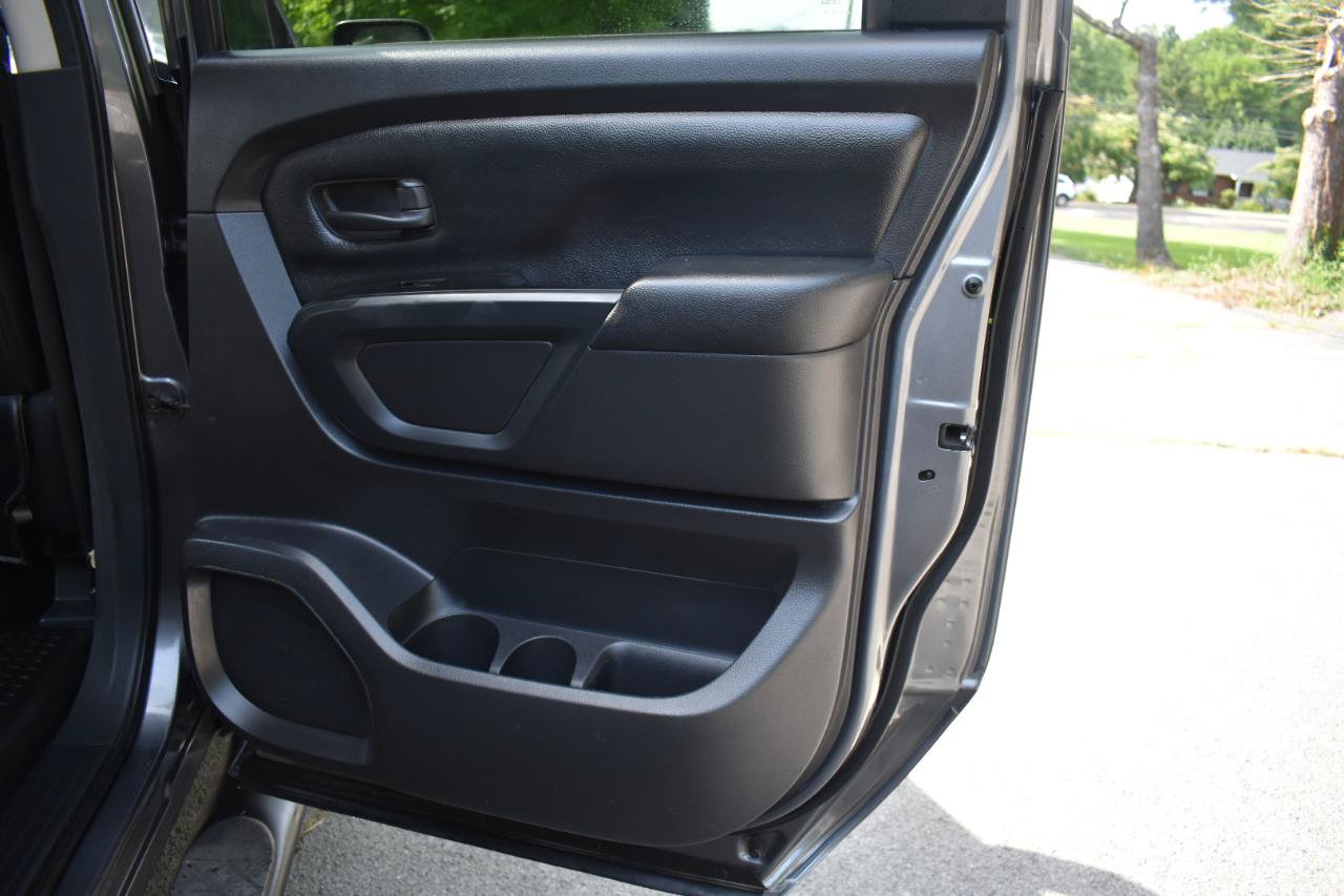 Used 2019 Nissan Titan S AWD/4WD image 24