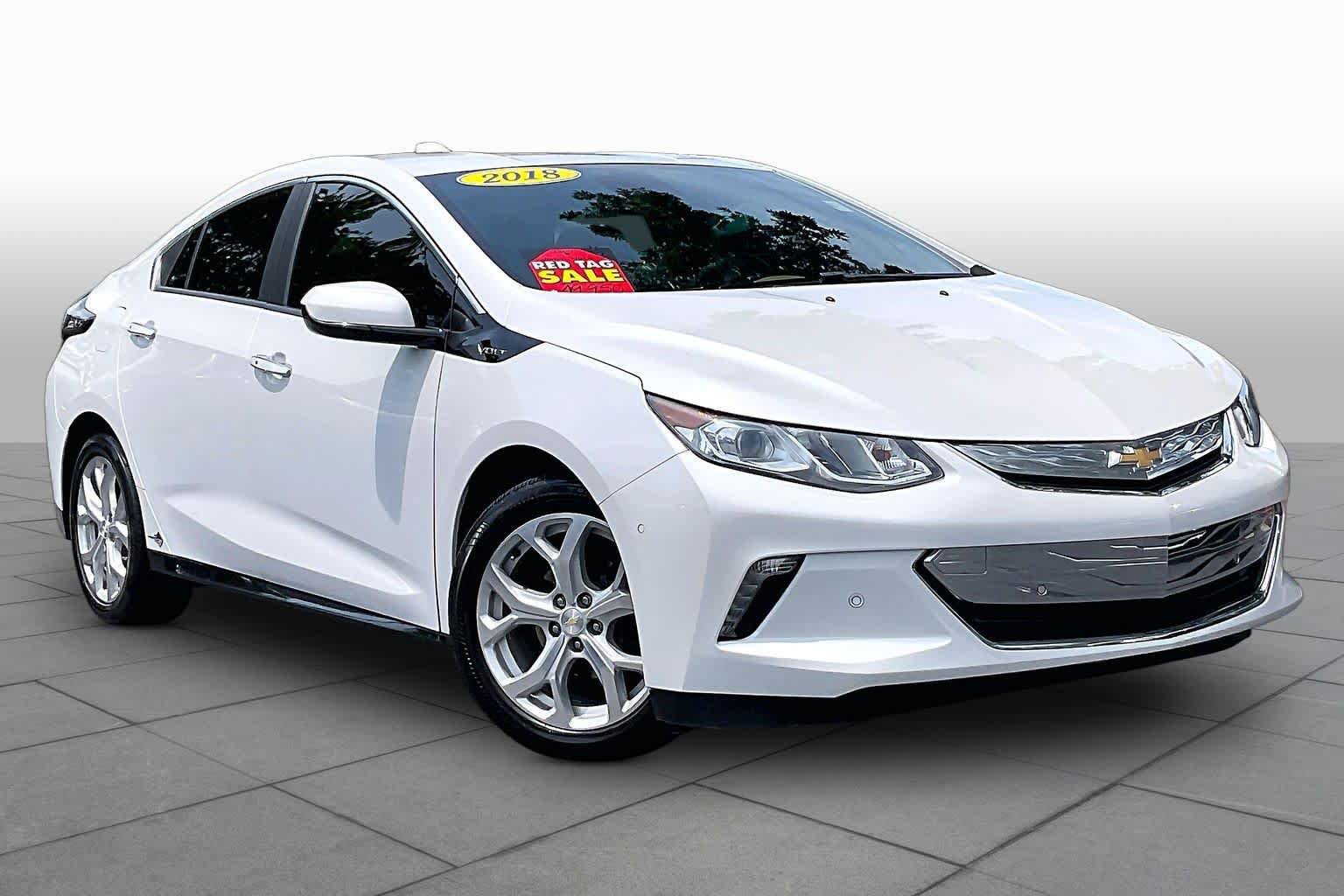 Used 2018 Chevrolet Volt Premier w/ Driver Confidence Package FWD image 3