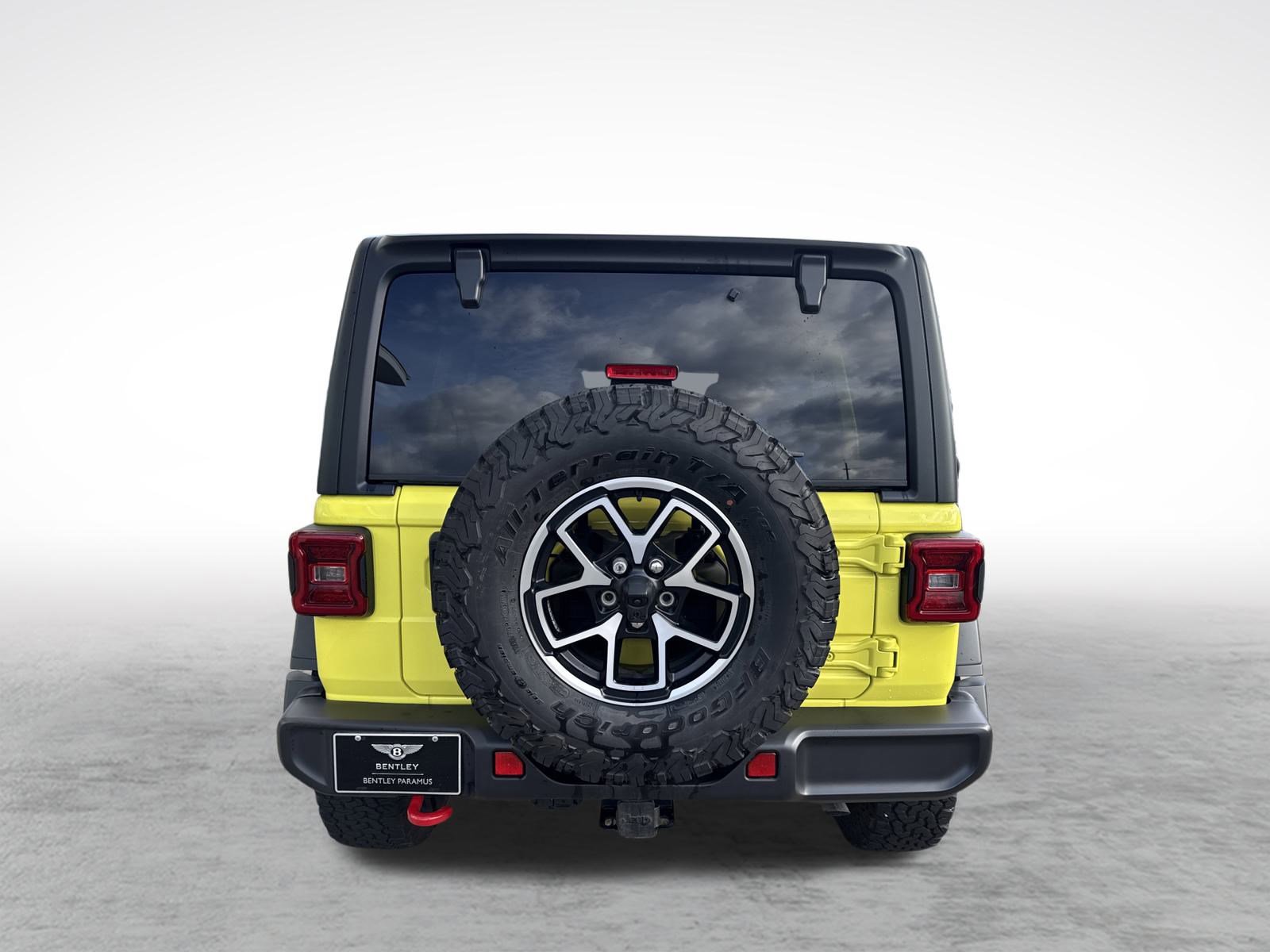 Used 2024 Jeep Wrangler Unlimited Rubicon w/ Technology Group image 9