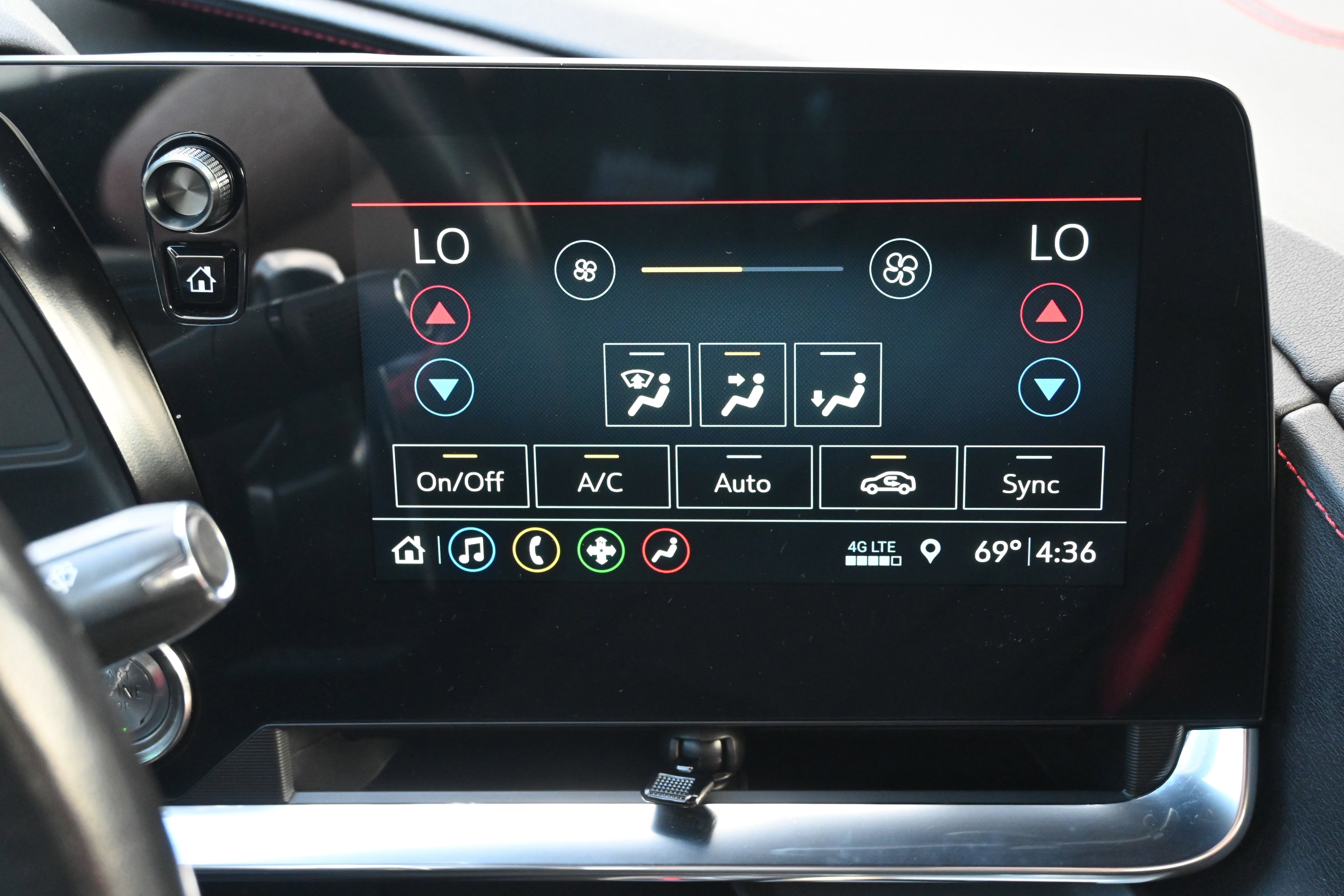 Used 2020 Chevrolet Corvette Stingray Coupe w/ 1LT RWD image 25