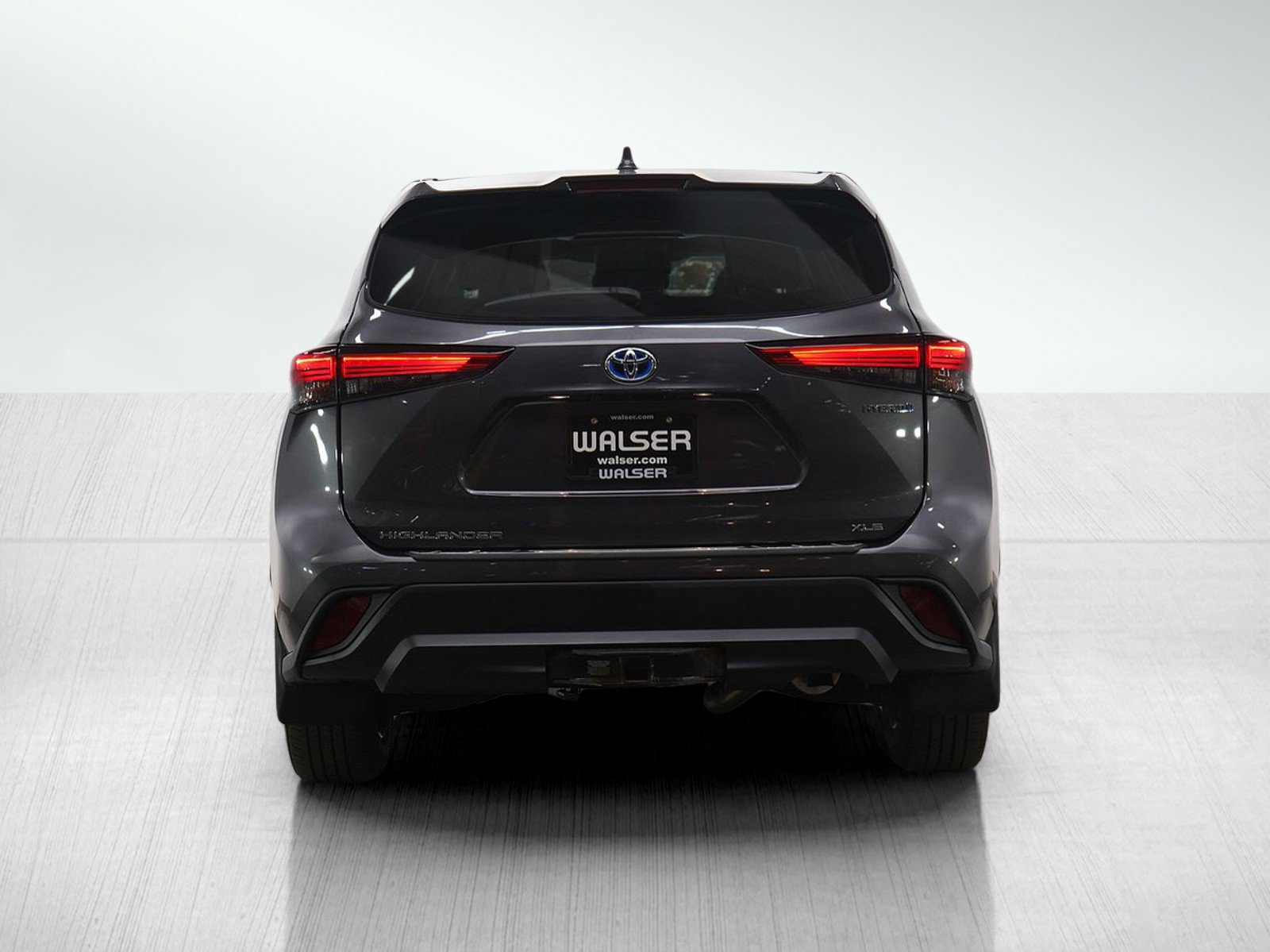 Used 2021 Toyota Highlander XLE image 4