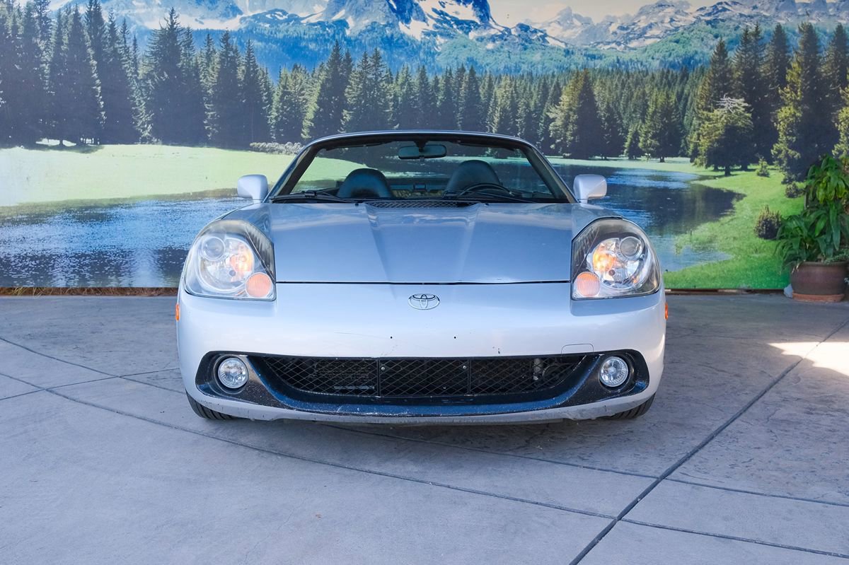 Used 2005 Toyota MR2 image 2