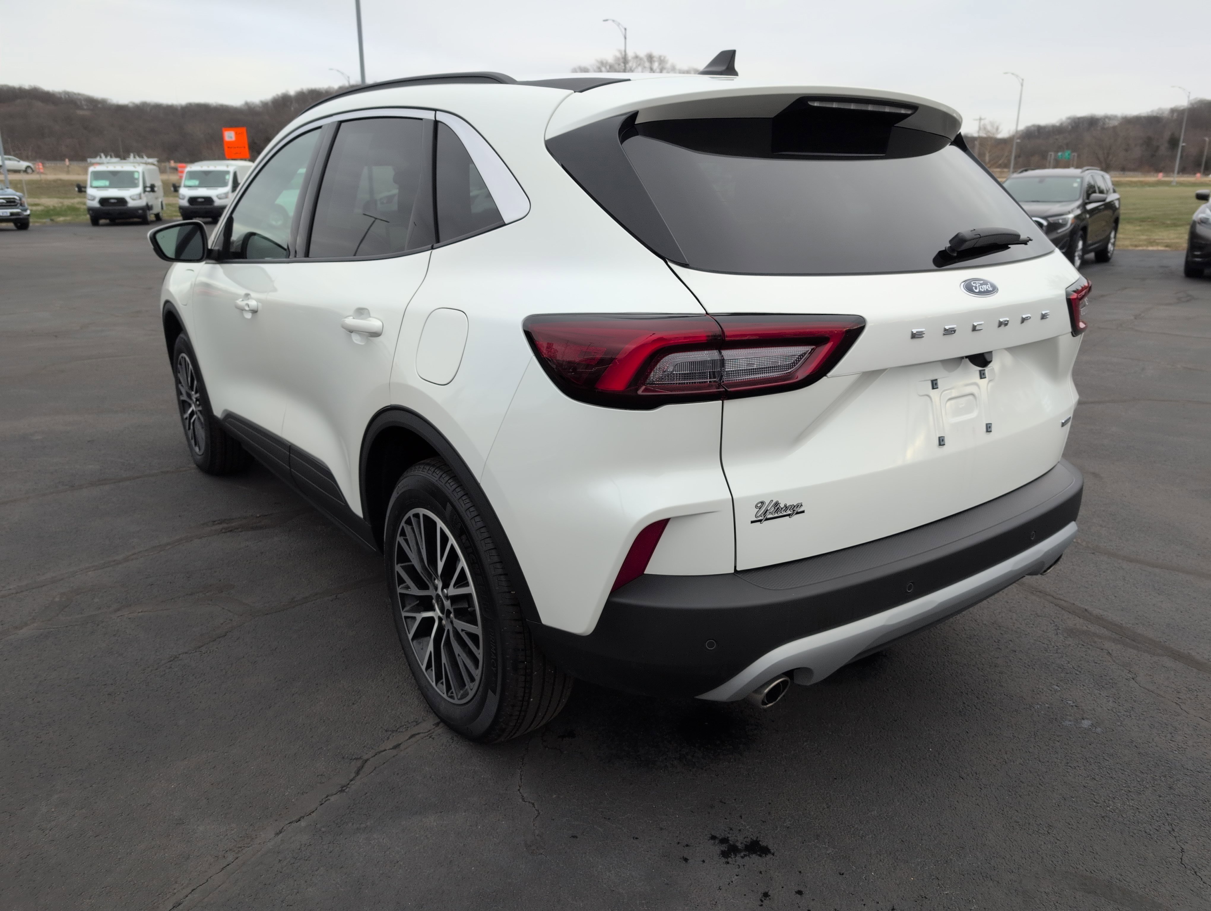 Used 2024 Ford Escape SE image 5