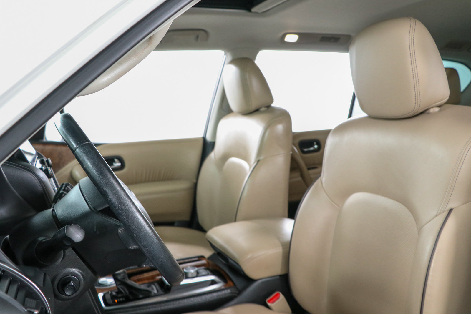 Used 2023 Nissan Armada SL w/ Captain's Chairs Package RWD image 25