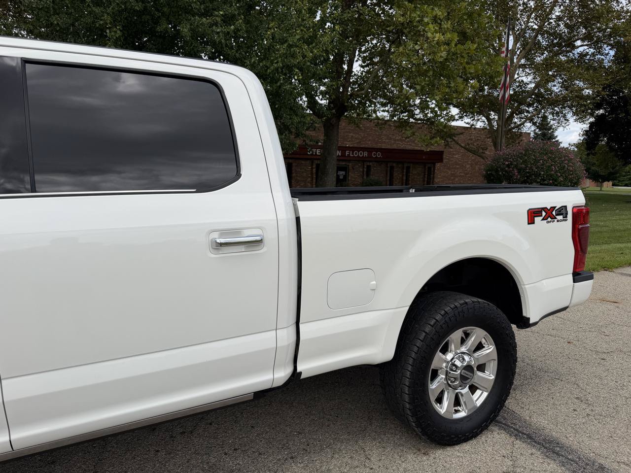 Used 2022 Ford F250 Platinum w/ FX4 Off-Road Package AWD/4WD image 17