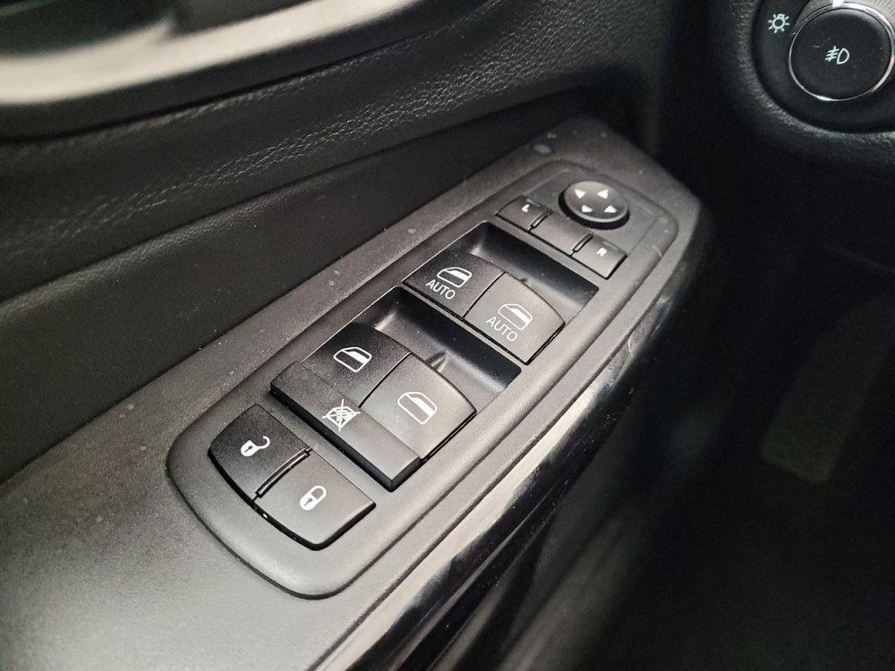 Used 2021 Jeep Cherokee Latitude Plus image 27