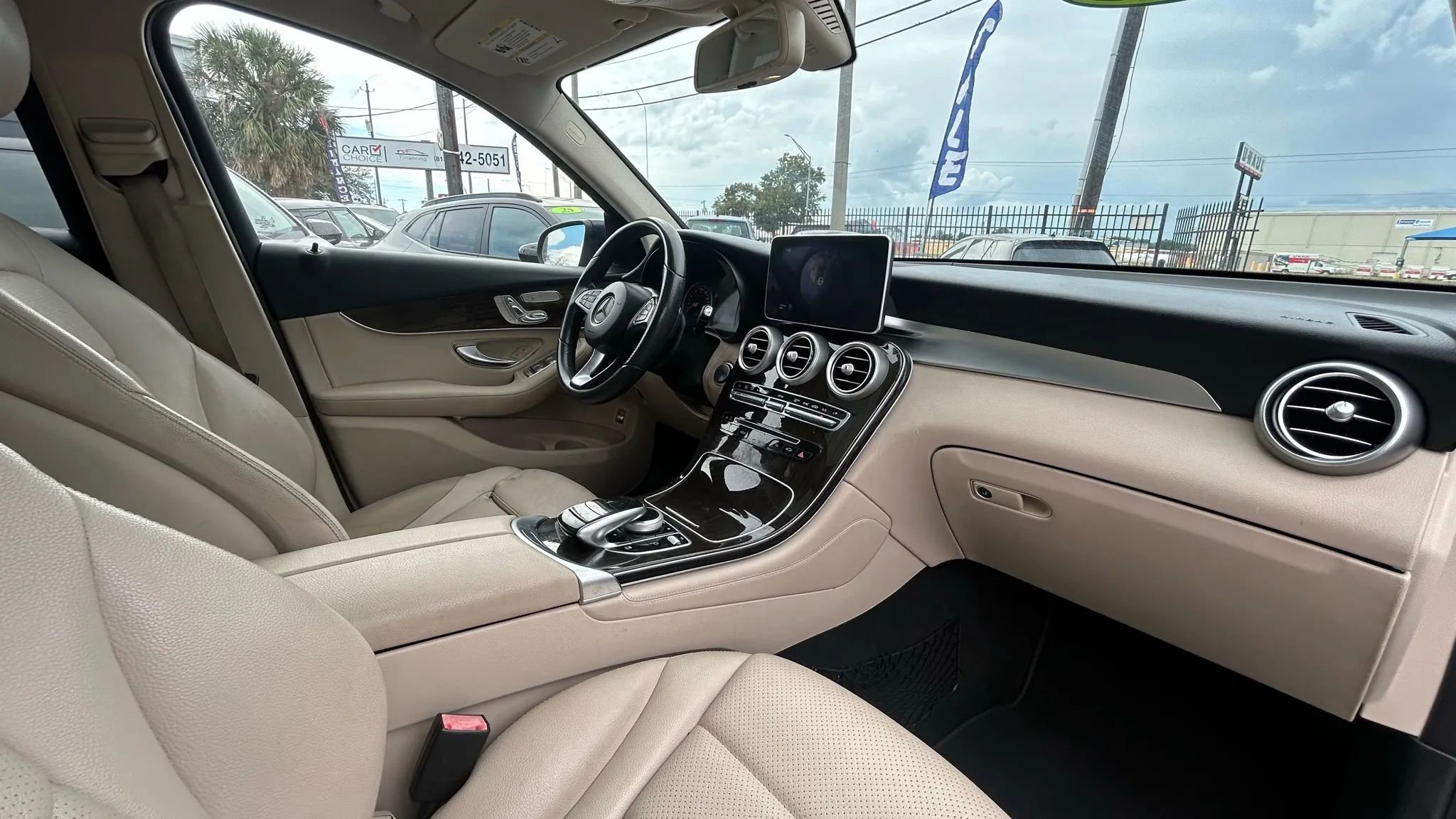 Used 2016 Mercedes-Benz GLC 300 image 17