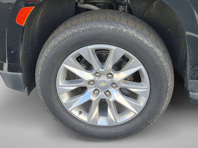Used 2022 Chevrolet Suburban Premier RWD image 10