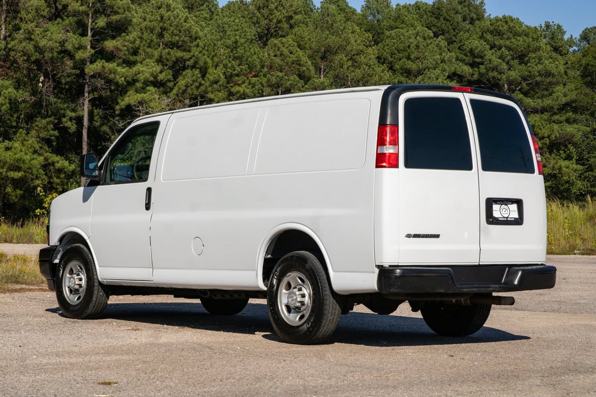 Used 2018 Chevrolet Express 2500 RWD image 8
