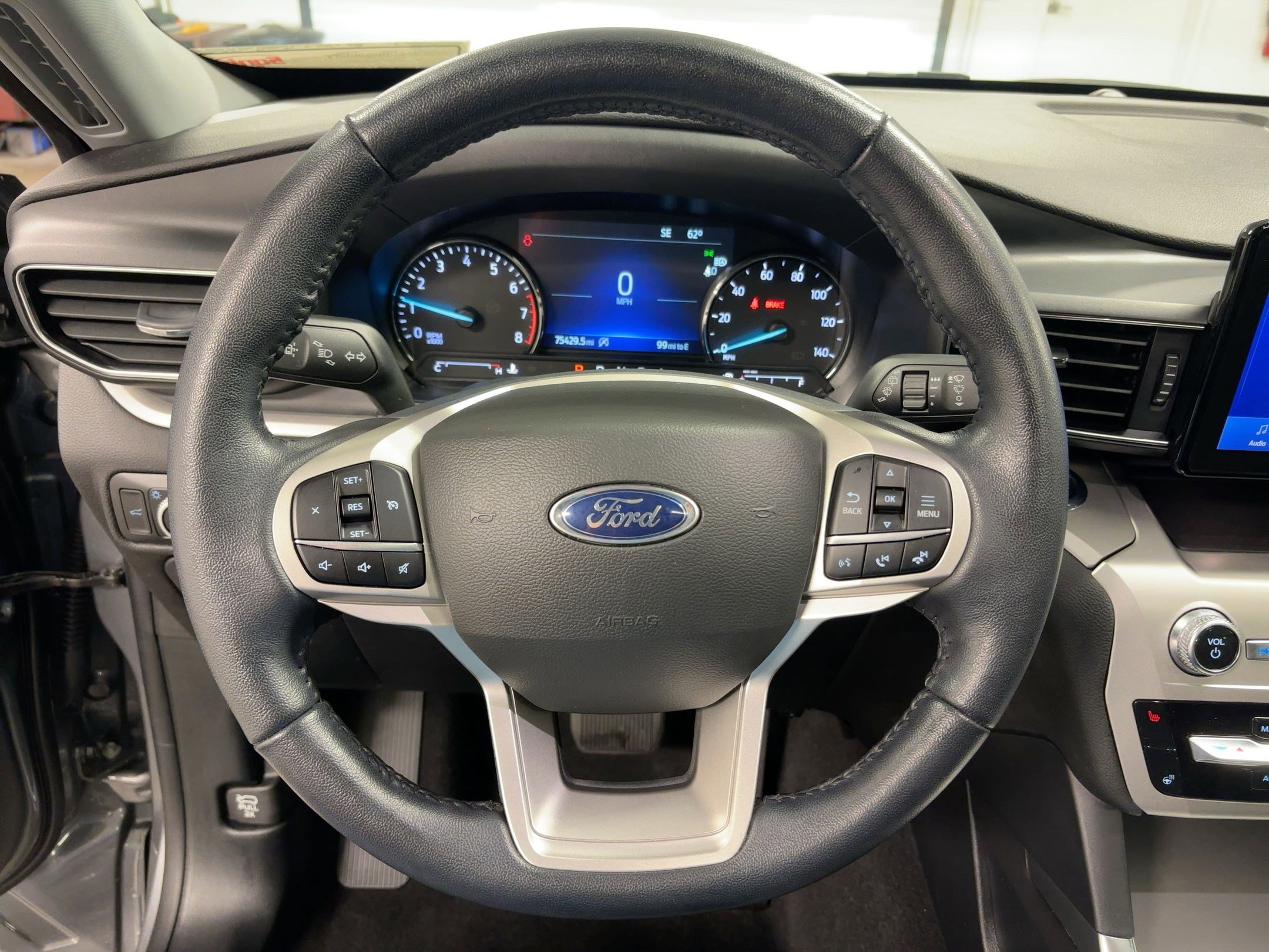 Used 2022 Ford Explorer XLT w/ Equipment Group 202A image 16