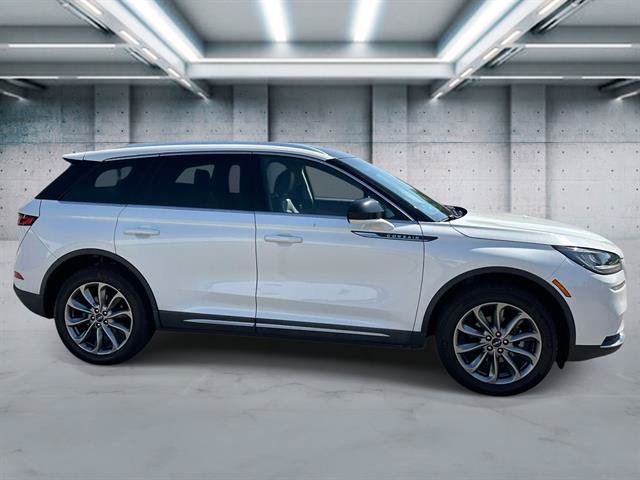 Used 2022 Lincoln Corsair AWD w/ Premium Package image 3
